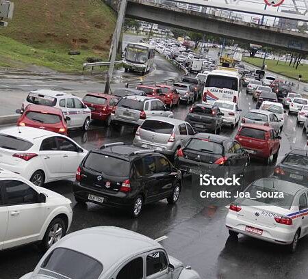 Traffic Jam on the Crimean Bridge: Over 1,200 Vehicles Affected