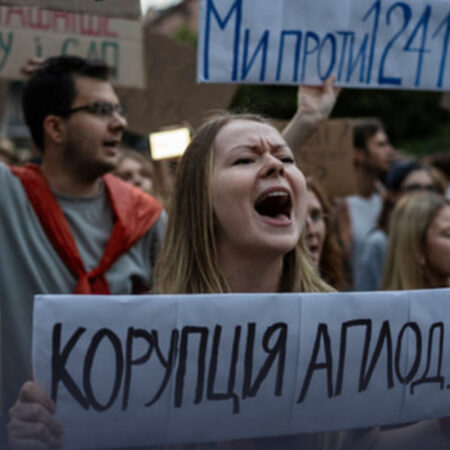 Russians Warned Against Scams Targeting University and College Applicants