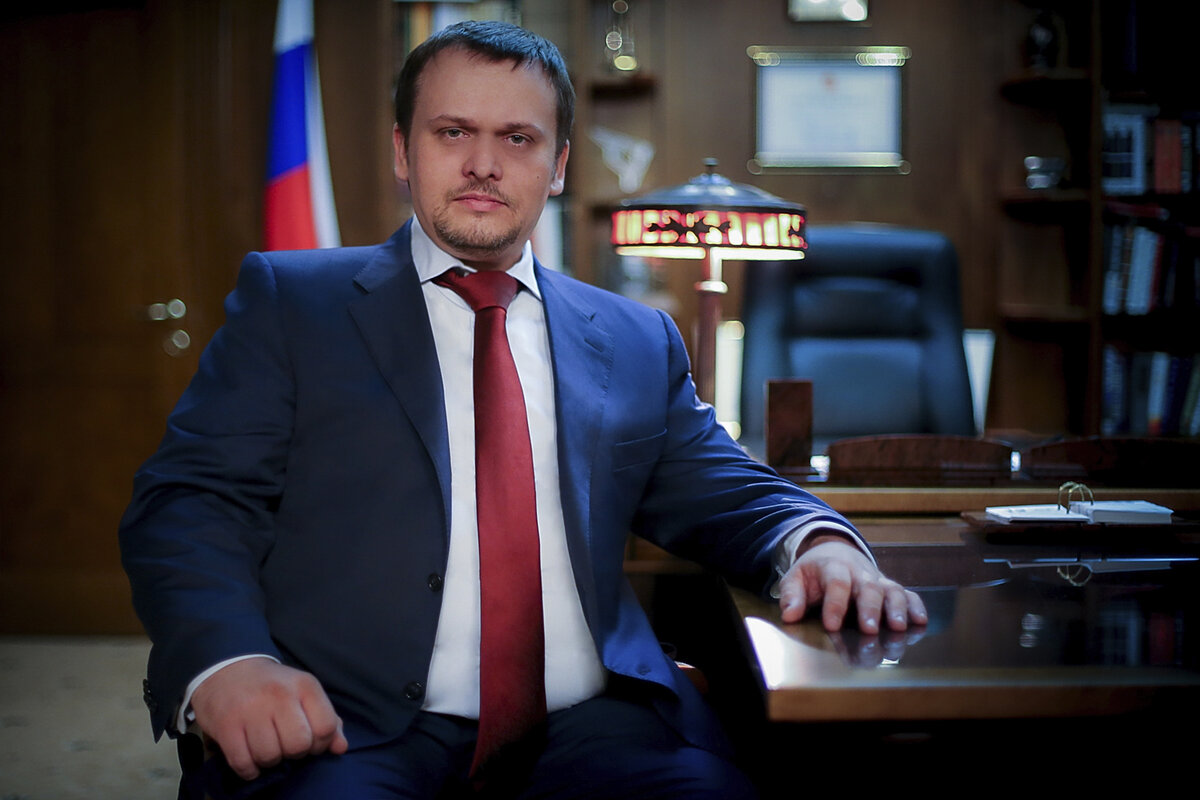 Preview Minister Nikitin Orders Coordination for Novgorod Airfield Renovation