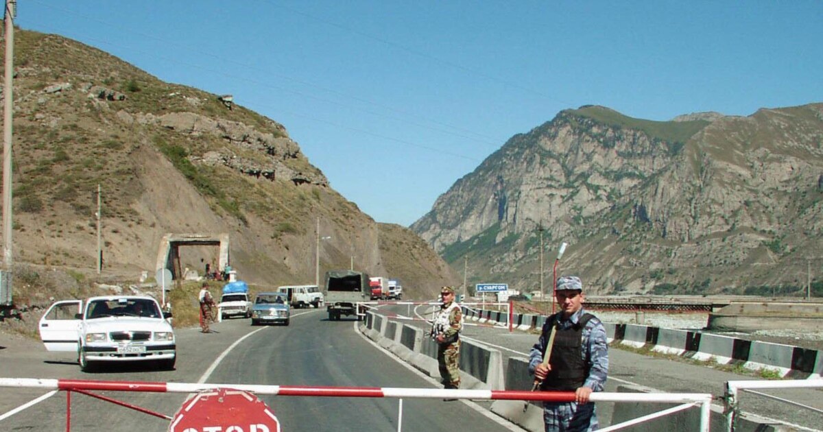 Preview Federal Customs Service Reopens Verkhny Lars Border Crossing for All Transport Between Russia and Georgia