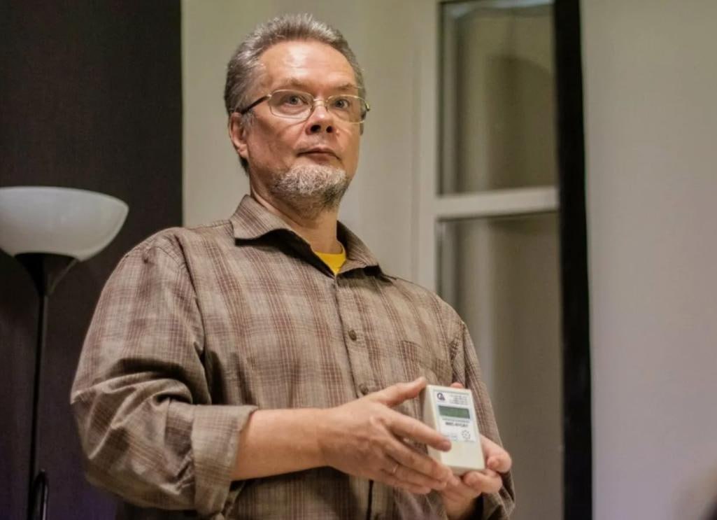 Preview Russian Physicist Detained in Mongolia Proposes ‘Dosimeter Duel’ to Security Forces