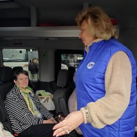 Появились кадры с жителями Курской области, возвращенными с Украины