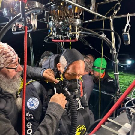 Russian Pilots Break Hot Air Balloon Altitude Record