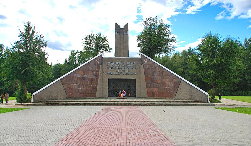 Preview Memorial Square for SVO Heroes Inaugurated in Smolensk