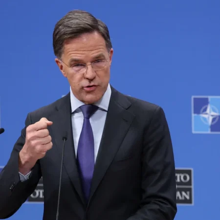 Европейский журналист обвинил НАТО в саботаже мирных усилий по урегулированию конфликта на Украине