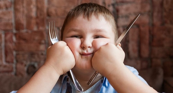 Preview ЮНИСЕФ: Ожирение среди детей и подростков стало распространеннее недовеса