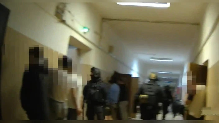 Preview Росгвардия: более 70 мигрантов задержаны в хостелах Москвы