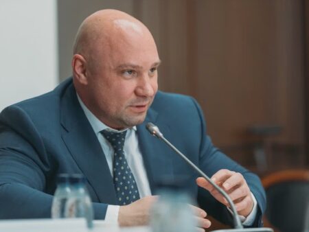 Duma Deputy Vladimir Koshelev Advocates for Personal Heating Regulation in Apartments