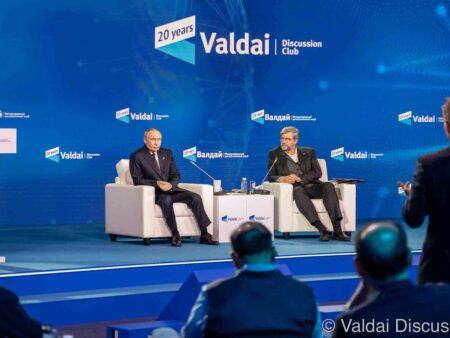 Valdai Club Plenary Session with Putin Begins in Sochi