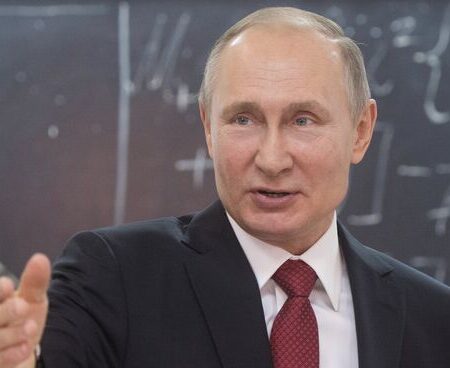 Putin Notes Surging Demand for Vocational Professions in Russia