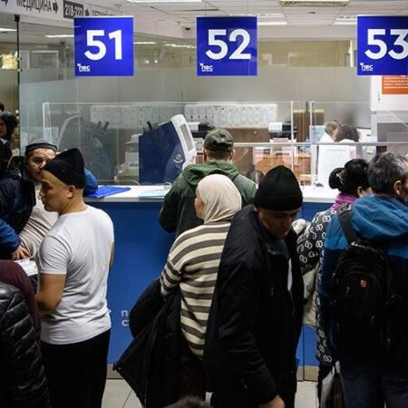 Россия значительно сокращает квоты на временное проживание для иностранцев