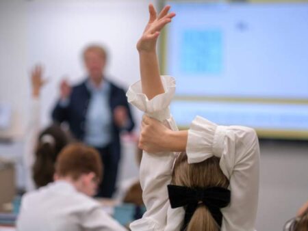 Gennady Onishchenko Explores the Impact of a Four-Day School Week