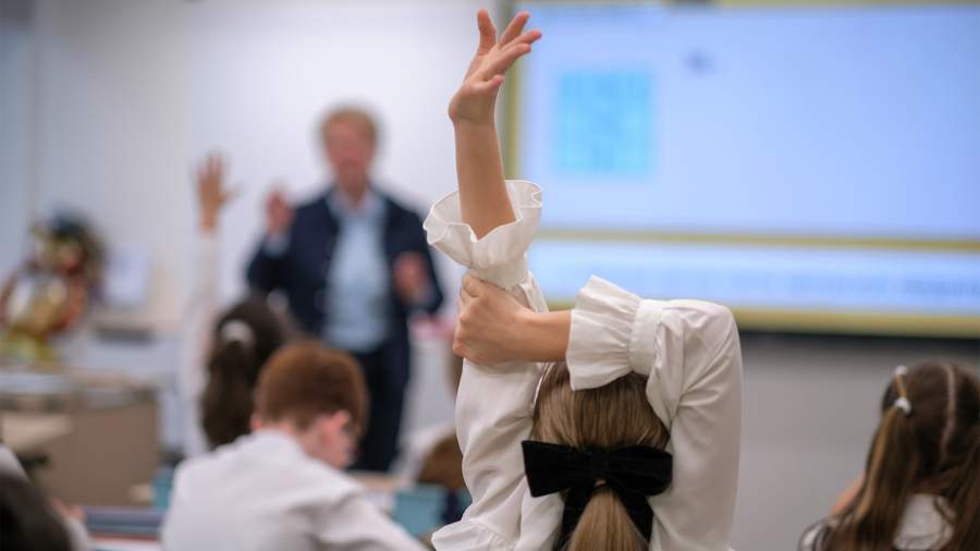 Preview Gennady Onishchenko Explores the Impact of a Four-Day School Week